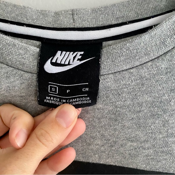 Women’s Nike Air crewneck hoodie small - Picture 4 of 6